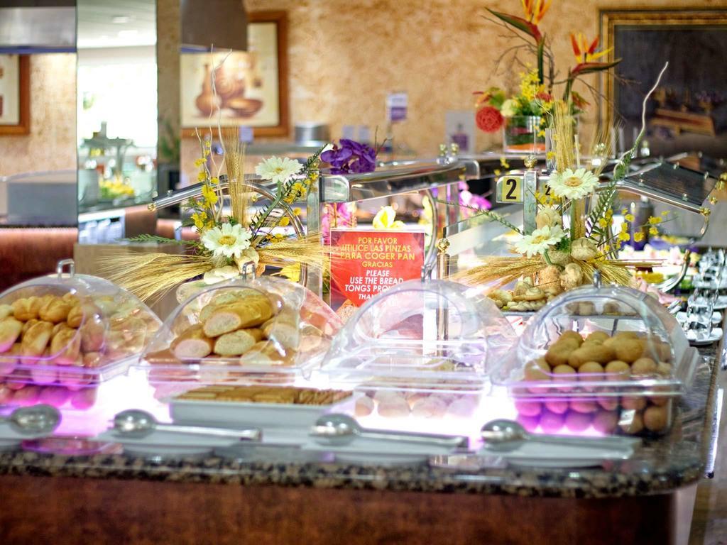 Hotel Servigroup Calypso Benidorm Bagian luar foto