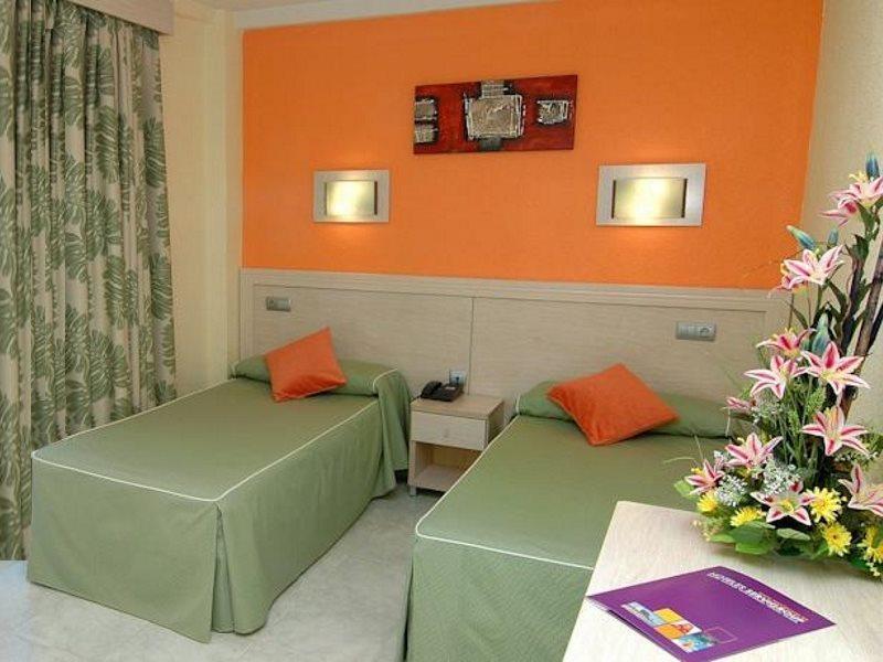 Hotel Servigroup Calypso Benidorm Bagian luar foto