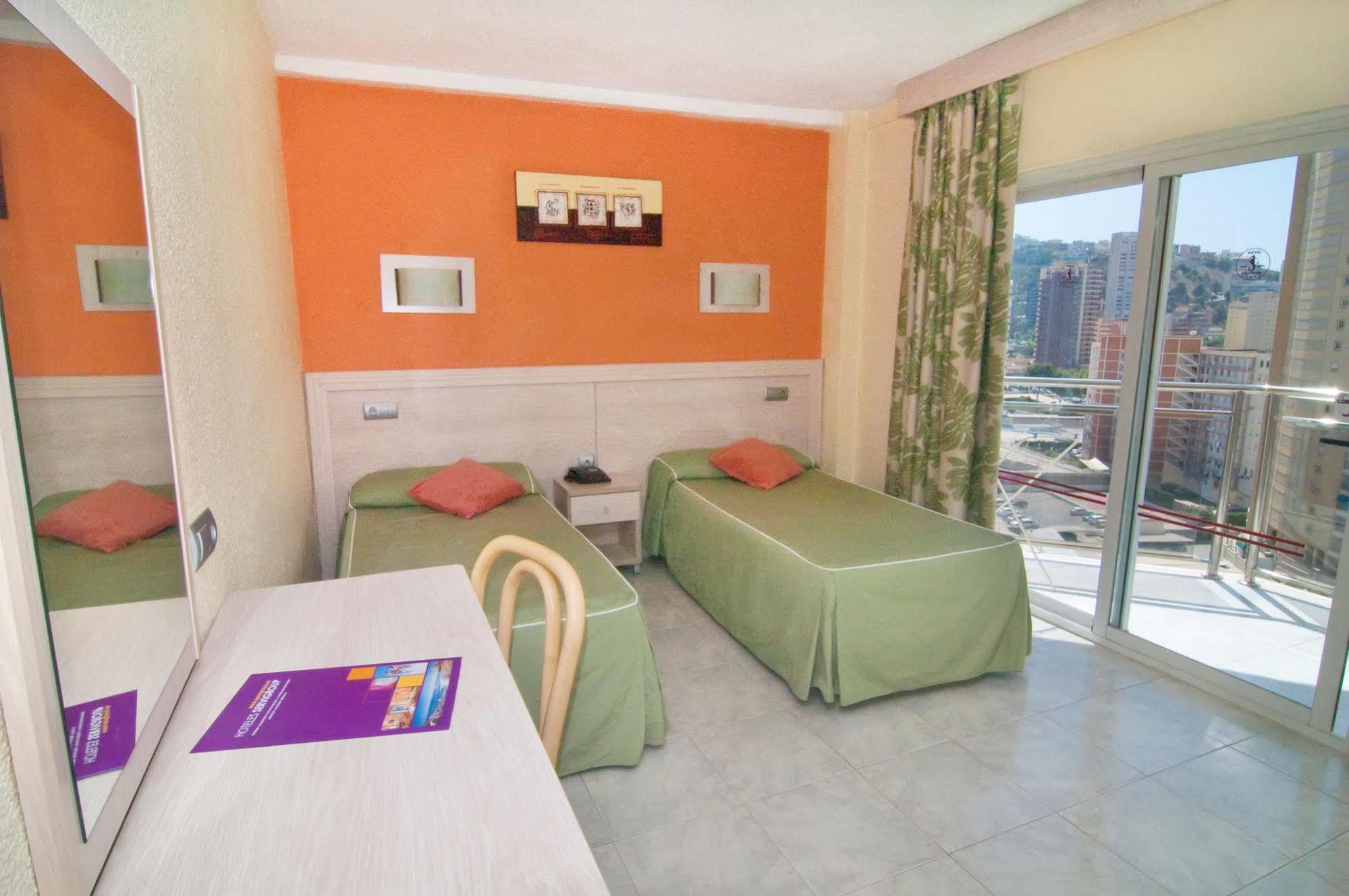 Hotel Servigroup Calypso Benidorm Bagian luar foto
