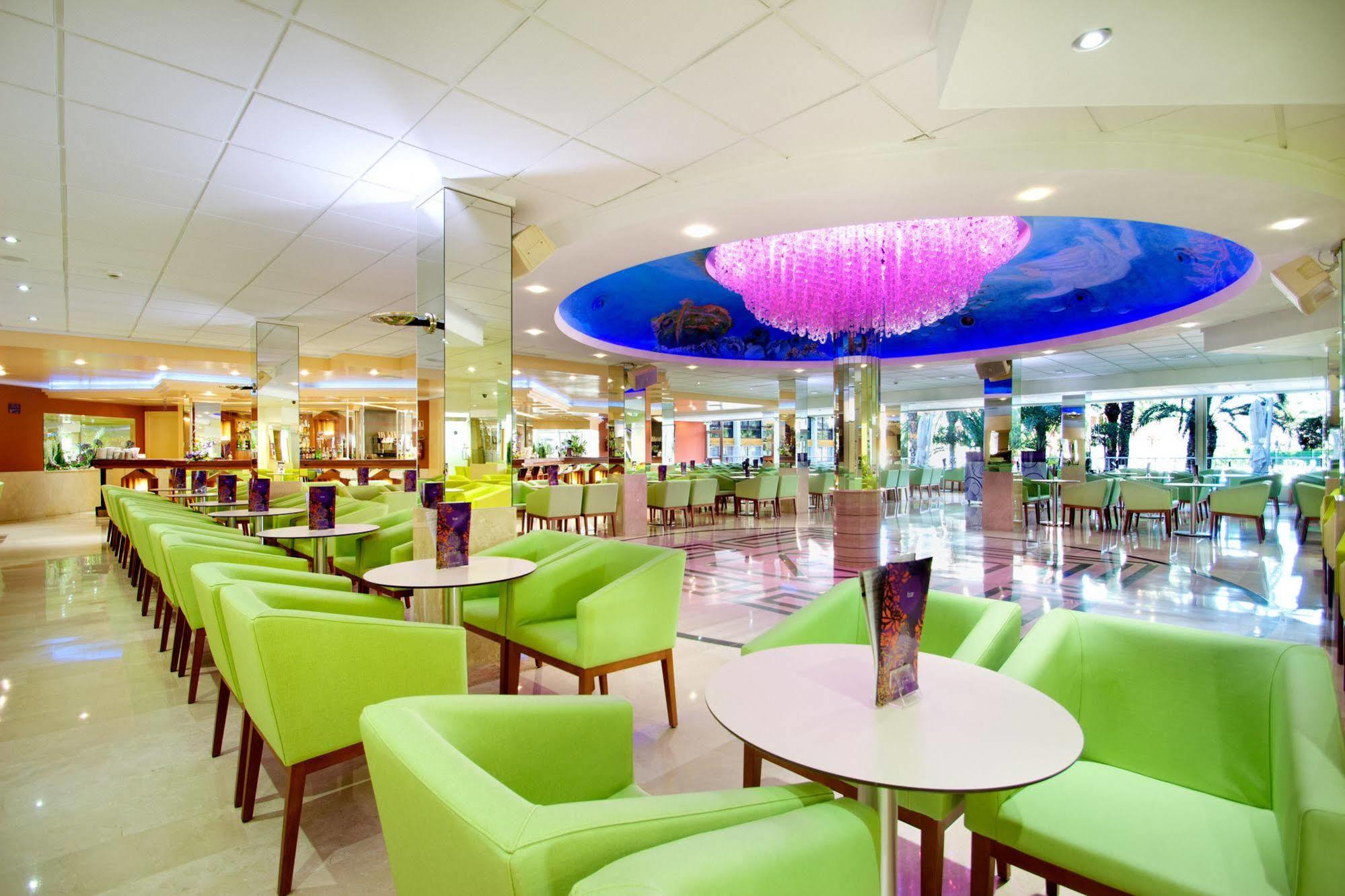 Hotel Servigroup Calypso Benidorm Bagian luar foto